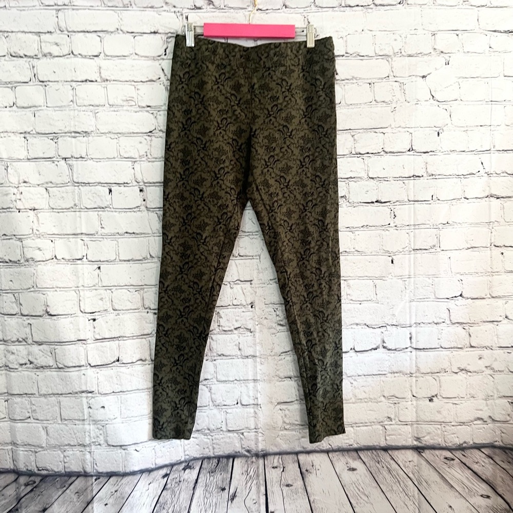 WILLOW & CLAY. Leggings. Size M